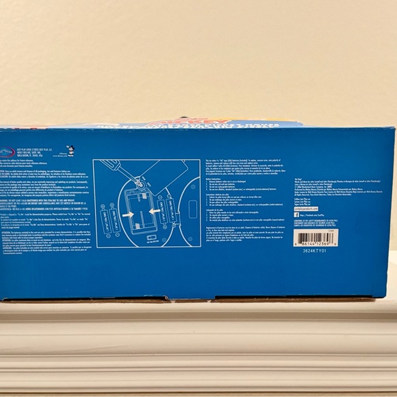 DISNEY JUNIOR Mickey Mouse Hot Diggity Dance Mickey Plush Toy with Movement.NEW - Picture 8 of 8